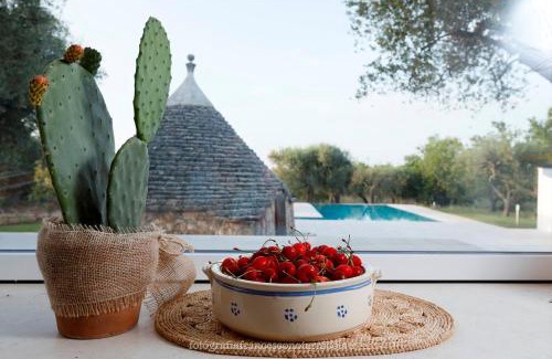Castellana Grotte Villa | Elegant Residenza Lippolis: 4-Star Stay with Pool & Kitchen