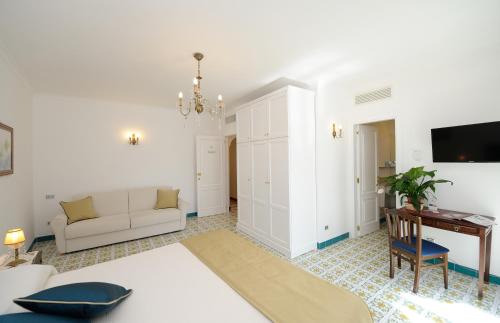 Amalfi Hotel | Unforgettable Stay at Residenza Luce - Guest Rated 9.8/10