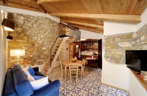 Castellabate Historic Centre Apartment | Discover Residenza Matarazzo: 4-Star Family-Friendly Retreat