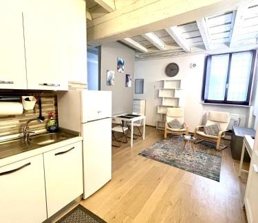 Old Town Apartment | Discover Comfort at Residenza Serena Suite - Rated 9/10!