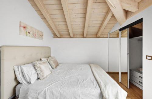 Azzano Apartment | Pet-Friendly Residenza Simona with Ocean View and Pool