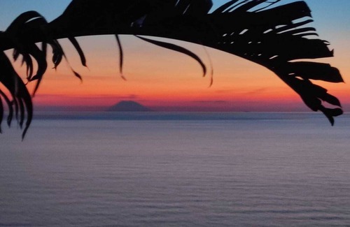 Ricadi Apartment | Family-Friendly Stay at Residenza Stefanelli with Breakfast