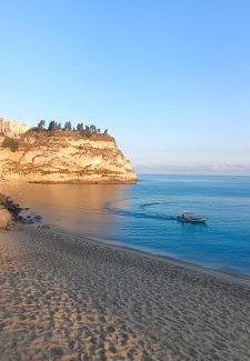 Turiano Apartment | Experience Oceanfront Bliss at Residenza Stefanelli