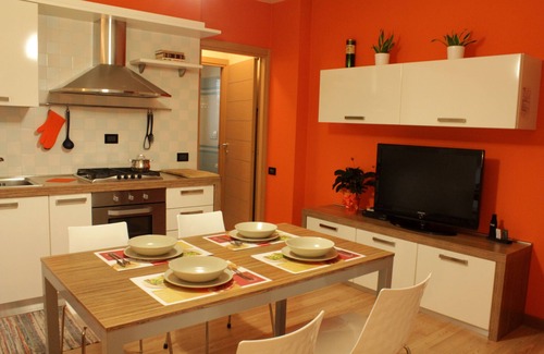 Romano d'Ezzelino Apartment | Elegant Residenziale Appartamento with Spa & Breakfast