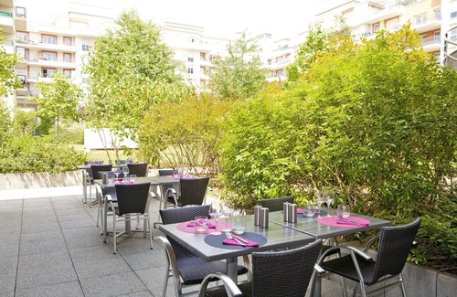 Center Apartment | Discover Residhome Aparthotel Paris Evry with Spa & Kitchen