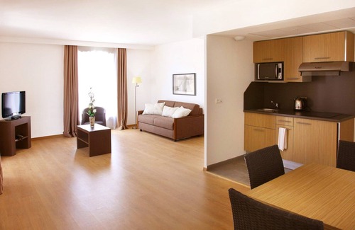 Arcachon House | Experience Residhome Arcachon Plazza - 4-Star Oceanfront Retreat