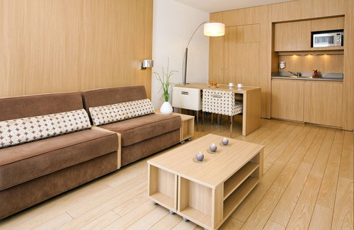 Carrieres-sur-Seine House | Discover Residhome Carrières La Défense: Pet-Friendly Retreat