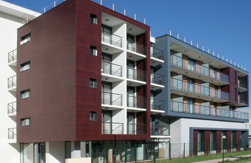 Carrieres-sur-Seine House | Discover Residhome Carrières La Défense: Pet-Friendly Retreat