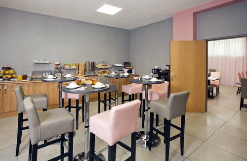 7th Arrondissement Apartment | Pet-Friendly Residhome Lyon Gerland with Great Amenities
