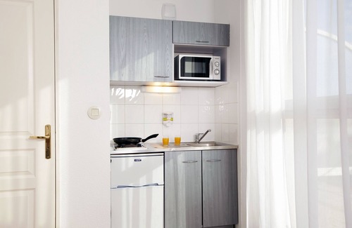 7th Arrondissement Apartment | Pet-Friendly Residhome Lyon Gerland with Great Amenities