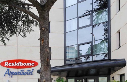 Purpan Apartment | Discover Comfort at Residhome Toulouse Tolosa with Spa Access