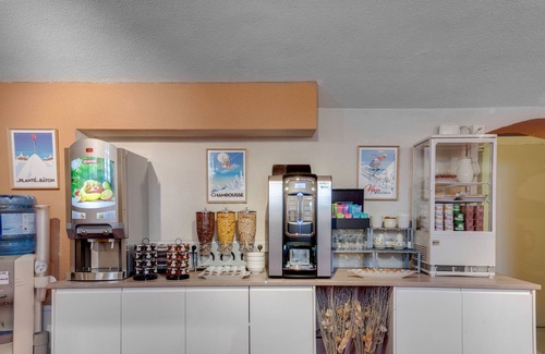 Secteur 1 Apartment | Comfortable Residhotel Central Gare with Spa & Breakfast