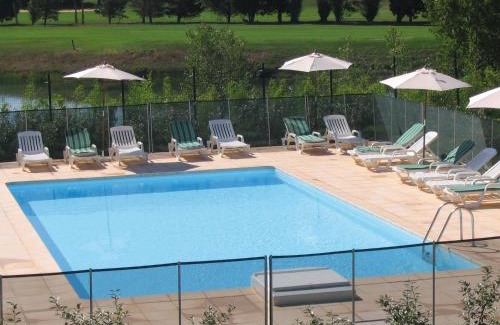 Vedene Apartment | Pet-Friendly Residhotel Golf Grand Avignon with Pool & Views