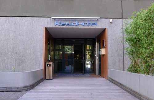 La Demi - Lune Apartment | Discover Residhotel Lyon Lamartine: Family-Friendly Stay