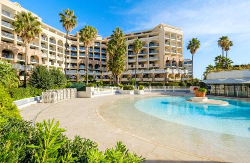 La Bocca Apartment | Relax at Residhotel Villa Maupassant with Ocean Views