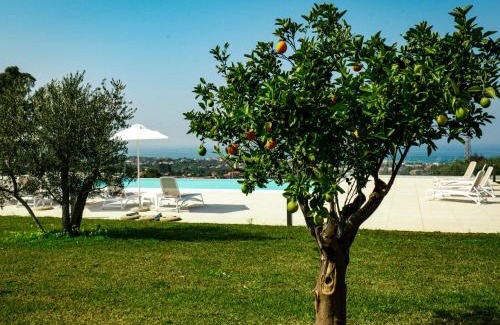 Capo d'Orlando Apartment | Oceanfront Resilienza Apartment with Pool & Hot Tub