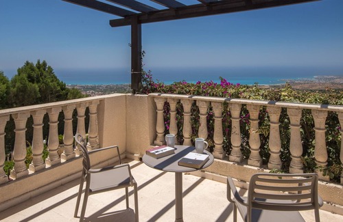 Tala Apartment | Discover Resitour - Kamares Village with Pool & Ocean View