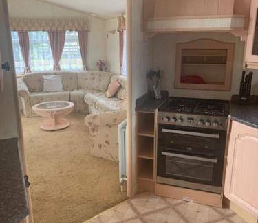 Ardentinny Resort | Pet-Friendly Resort with 2 Bedrooms for 6 Guests