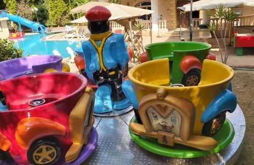Borg el Arab Villa | Family-Friendly Resort Altayar Villa with Aqua Park Fun
