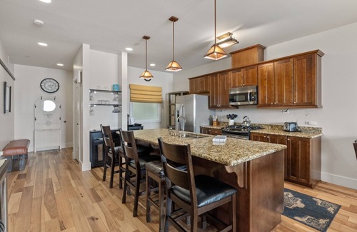 Sandpoint Condo | Elegant Lakefront Resort Amenities - Seasons at Sandpoint