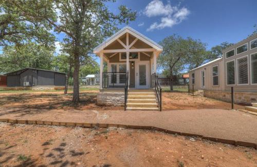Fredericksburg House | Family-Friendly Getaway at Resort in Fredericksburg