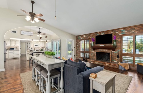 Glendale House | Private Pool Retreat Near Stadium - Guest Rated 10/10