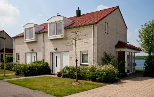 Heel Resort | Discover Resort Boschmolenplas: Oceanfront Getaway Awaits