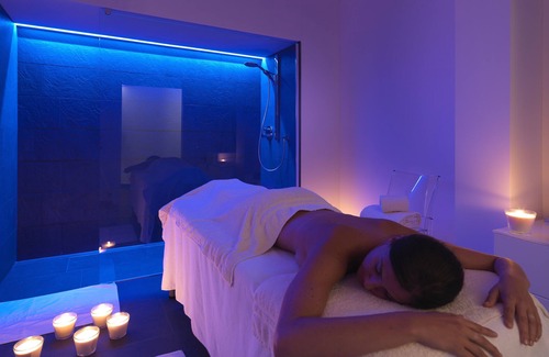 Agra Hotel | Elegant Resort Collina d'Oro with Spa & Pool Amenities