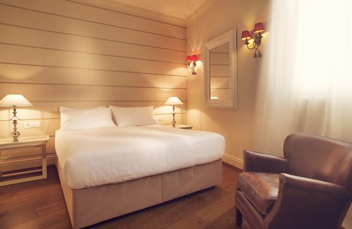 Agra Hotel | Elegant Resort Collina d'Oro with Spa & Pool Amenities