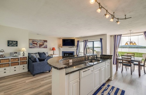 North Shore Condo | Prime Resort Condo on Smith Mtn Lake with Oceanfront Views
