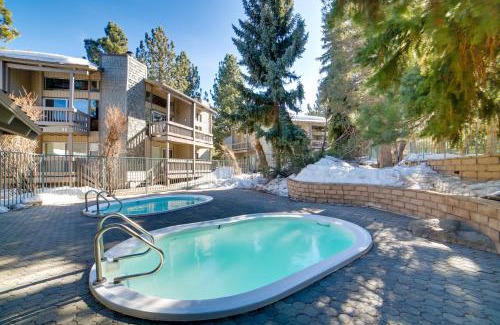 Mammoth Lakes Apartment | Cozy Resort Condo with Hot Tub & Pool, Steps from Ski Lift