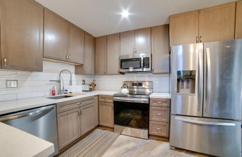Mammoth Lakes Apartment | Cozy Resort Condo with Hot Tub & Pool, Steps from Ski Lift