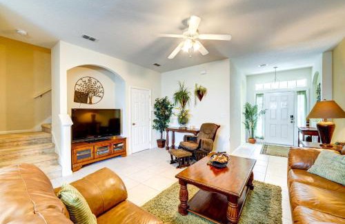 Trafalgar Village House | Inviting Kissimmee Resort Townhome with Pool & Hot Tub