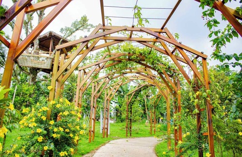 Da Huoai Hotel | Discover Resort Hàng Dương: Family-Friendly Oasis Awaits