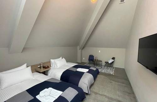 Konohana Hotel | Cozy Haven in Osaka: Breakfast & Free Parking Included