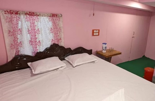 Bangaon House | Discover Resort Ichche Kuthi: Family-Friendly Retreat