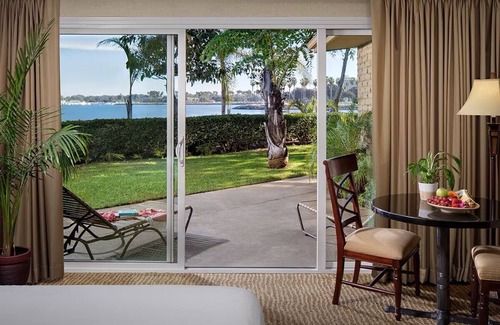 San Diego Hotel | Resort King, Bahia Resort Hotel, Heated Pool, Private Beach, Near SeaWorld