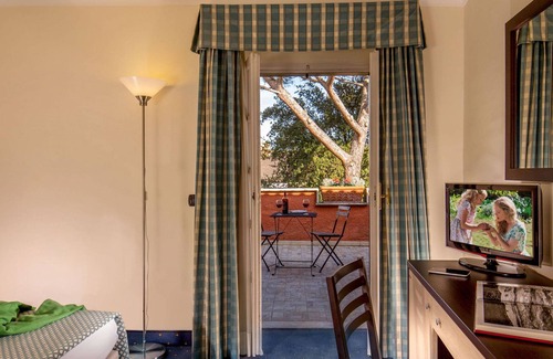 Zona LIV La Giustiniana Hotel | Relaxing Stay at Resort La Rocchetta with Spa & Dining