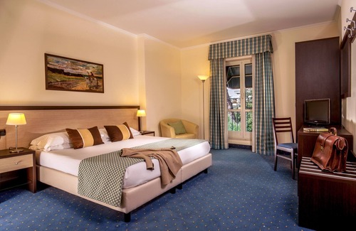Zona LIV La Giustiniana Hotel | Relaxing Stay at Resort La Rocchetta with Spa & Dining
