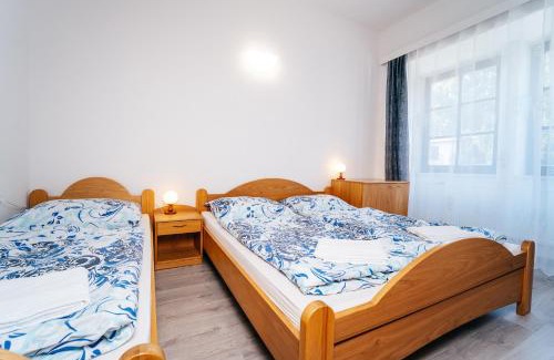 Chlum u Trebone Hotel | Pet-Friendly Ubytování Lesák with Private Beach Access