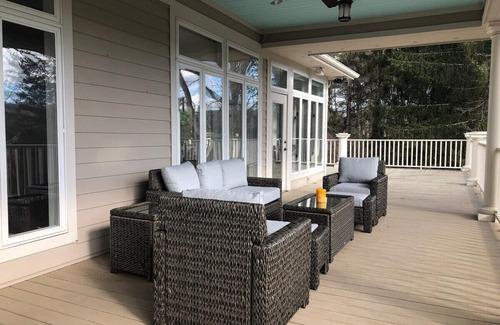 White Sulphur Springs House | Unmatched Comfort at Greenbrier Luxury Home - 10/10 Rated