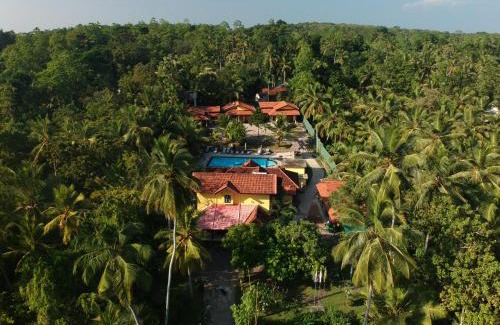 Minuwangoda Hotel | Unique Resort Experience with Pool & Pet-Friendly Amenities