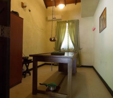 Minuwangoda Hotel | Unique Resort Experience with Pool & Pet-Friendly Amenities