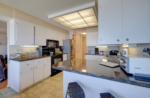 Lincoln Beach Condo | Oceanfront Resort Lincoln Condo with Pool & Spa Amenities
