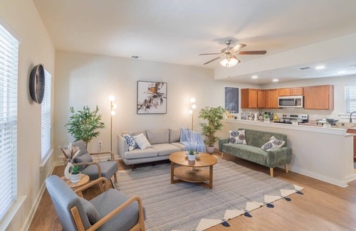 Albuquerque House | Relaxing Resort Living - Desert Oasis for Large Groups