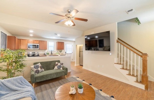 Albuquerque House | Relaxing Resort Living - Desert Oasis for Large Groups
