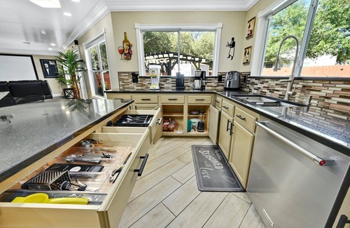 Cedar Park House | Resort Living in Cedar Park. Hot Tub, Fire Pit, Foosball, Poker & Pool Table,etc