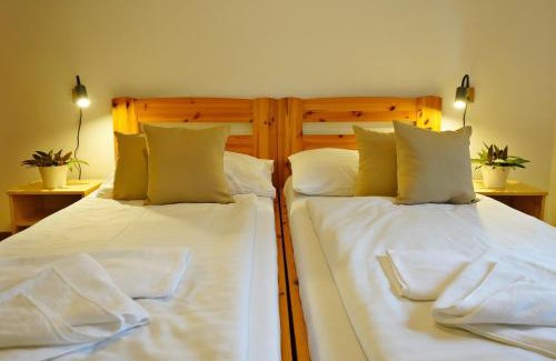 Visky House | Inviting Resort Ohrada: Pet-Friendly with Pool and Spa