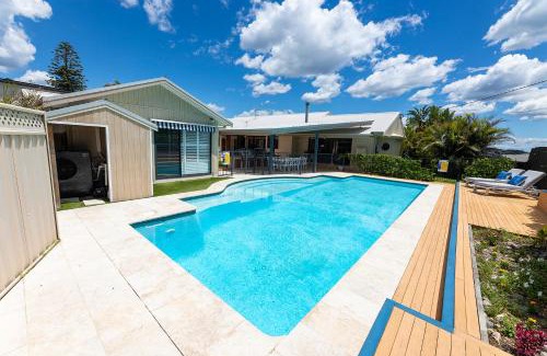 Forster House | Experience Resort on Underwood: 4-Star Oceanfront Retreat