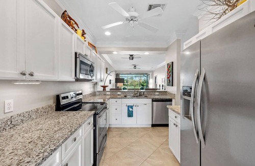 Naples Apartment | Enjoy Resort Living: Pool, Golfing & Pickleball Nearby